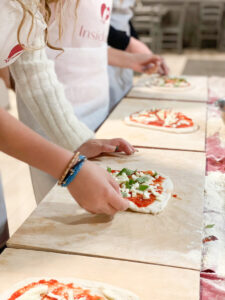 Insideat 1-hour-pizza-class-al-posto-di-foto-pizza-1-225x300 1 HOUR PIZZA CLASS A ROMA  
